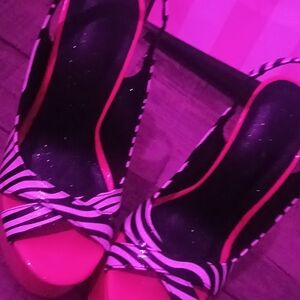 Elegant Black and Red Striped Women's Heels
